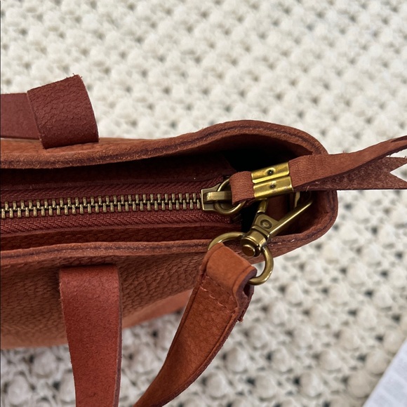 Madewell Transport Crossbody Leather Tote BNWT - Picture 9 of 14
